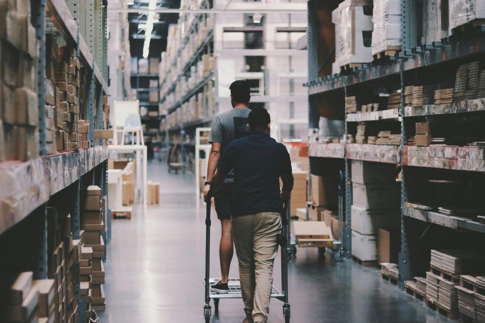 Cómo mejorar el diseño y operación de una bodega usando simulación
