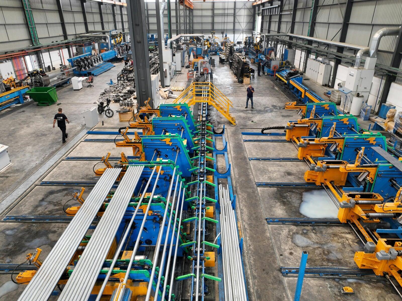 Balanceo de líneas de producción: métodos, errores comunes y cómo validarlos con simulación